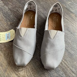 Toms gray size 12 (more like 11) New but pulled tag off. Never worn.